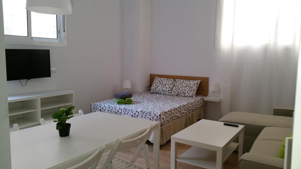 Apartamentos Clavero Malaga Zewnętrze zdjęcie