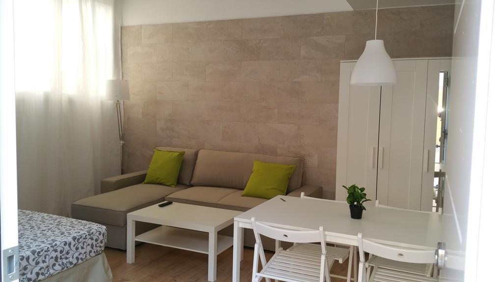 Apartamentos Clavero Malaga Zewnętrze zdjęcie