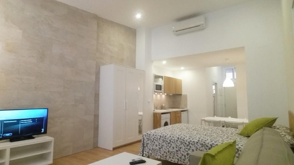 Apartamentos Clavero Malaga Zewnętrze zdjęcie